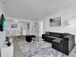 Ocean View Spacious Condo beach service 907
